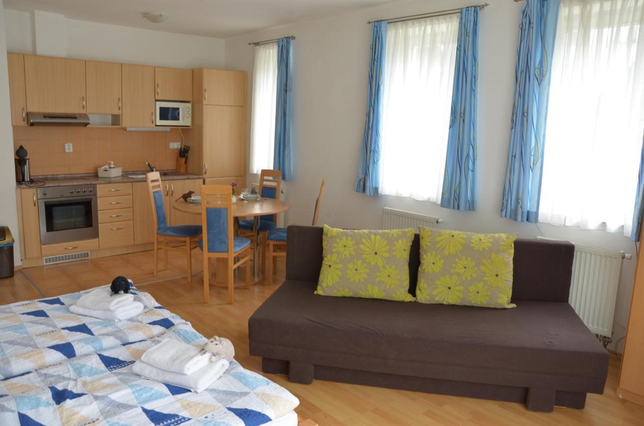 Апартаменты Lipno Riviera - Mysi V Bote Липно-над-Влтавой Экстерьер фото